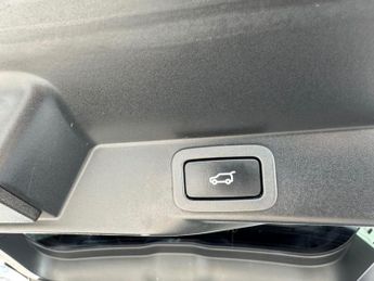 LAND ROVER RANGE ROVER SPORT 3.0 SD V6 HSE SUV 5dr Diesel Auto 4WD Euro 6 (s/s) (306 ps)