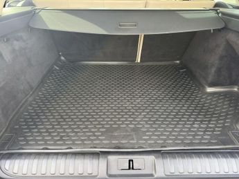 LAND ROVER RANGE ROVER SPORT 3.0 SD V6 HSE SUV 5dr Diesel Auto 4WD Euro 6 (s/s) (306 ps)