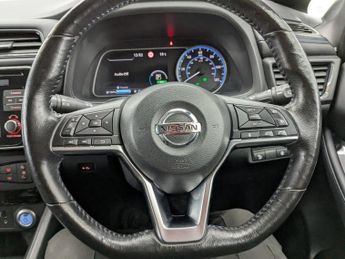 NISSAN LEAF 40kWh N-Connecta Hatchback 5dr Electric Auto (150 ps)