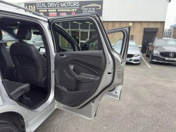 FORD KUGA 2.0 TDCi ST-Line SUV 5dr Diesel Powershift AWD Euro 6 (s/s) (180
