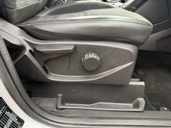 FORD KUGA 2.0 TDCi ST-Line SUV 5dr Diesel Powershift AWD Euro 6 (s/s) (180