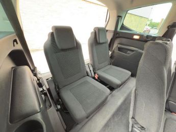 PEUGEOT 5008 1.6 BlueHDi Allure MPV 5dr Diesel EAT Euro 6 (s/s) (120 ps)