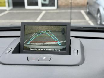 PEUGEOT 5008 1.6 BlueHDi Allure MPV 5dr Diesel EAT Euro 6 (s/s) (120 ps)