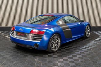 AUDI R8 5.2 FSI V10 Plus Coupe 2dr Petrol S Tronic quattro Euro 5 (550 p