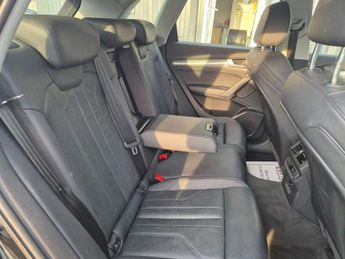 AUDI Q5 2.0 TDI 40 Sport SUV 5dr Diesel S Tronic quattro Euro 6 (s/s) (1