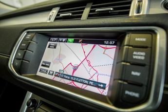 LAND ROVER RANGE ROVER EVOQUE 2.2 SD4 Dynamic SUV 5dr Diesel Auto 4WD Euro 5 (s/s) (190 ps)