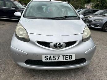 Toyota AYGO 1.0 VVT-i + Hatchback 5dr Petrol MultiMode Euro 4 (67 bhp)