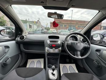 TOYOTA AYGO 1.0 VVT-i + Hatchback 5dr Petrol MultiMode Euro 4 (67 bhp)