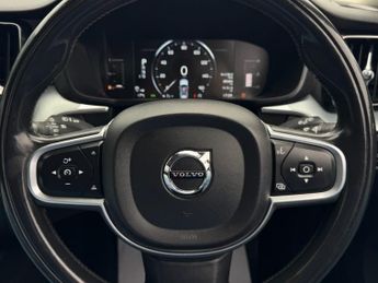 VOLVO XC60 2.0 D4 Momentum Pro SUV 5dr Diesel Auto AWD Euro 6 (s/s) (190 ps