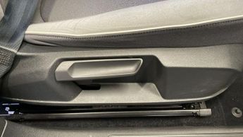 VOLKSWAGEN ID.3 Pro Performance 58kWh Family Hatchback 5dr Electric Auto (204 ps