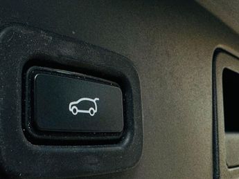 LAND ROVER RANGE ROVER EVOQUE P300 MHEV SE SUV 5dr Petrol Auto 4WD Euro 6 (s/s) (300 ps)