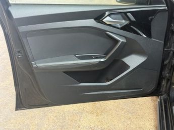 AUDI A1 1.0 TFSI 30 S line Sportback 5dr Petrol S Tronic Euro 6 (s/s) (1