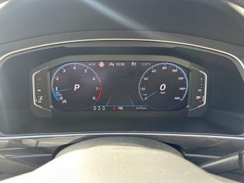 VOLKSWAGEN TIGUAN 1.5 TSI R-Line SUV 5dr Petrol DSG Euro 6 (s/s) (150 ps)