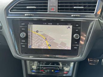 VOLKSWAGEN TIGUAN 1.5 TSI R-Line SUV 5dr Petrol DSG Euro 6 (s/s) (150 ps)