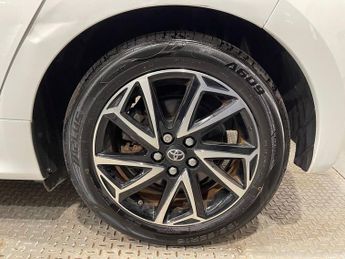 TOYOTA YARIS 1.5 VVT-h Design Hatchback 5dr Petrol Hybrid E-CVT Euro 6 (s/s) 