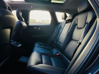 VOLVO XC60 2.0h T6 Recharge 11.6kWh Inscription Expression SUV 5dr Petrol P