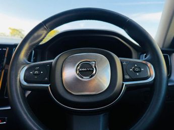 VOLVO XC60 2.0h T6 Recharge 11.6kWh Inscription Expression SUV 5dr Petrol P