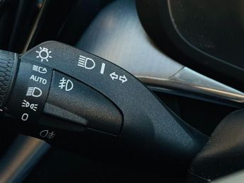 VOLVO XC60 2.0h T6 Recharge 11.6kWh Inscription Expression SUV 5dr Petrol P