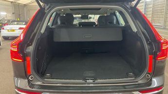VOLVO XC60 2.0h T6 Recharge 11.6kWh Inscription Expression SUV 5dr Petrol P
