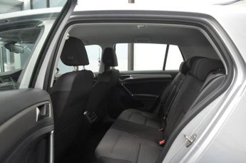 VOLKSWAGEN GOLF 1.6 TDI BlueMotion Tech Match Hatchback 5dr Diesel DSG Euro 5 (s