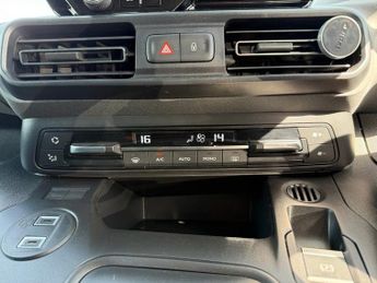 PEUGEOT e-Rifter 52kWh GT Standard MPV 5dr Electric Auto (7.4kW Charger) (136 ps)