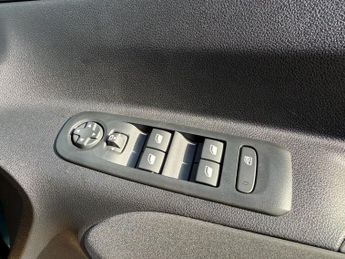 PEUGEOT e-Rifter 52kWh GT Standard MPV 5dr Electric Auto (7.4kW Charger) (136 ps)
