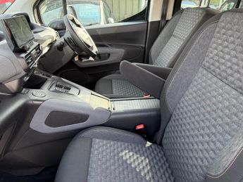 PEUGEOT e-Rifter 52kWh GT Standard MPV 5dr Electric Auto (7.4kW Charger) (136 ps)