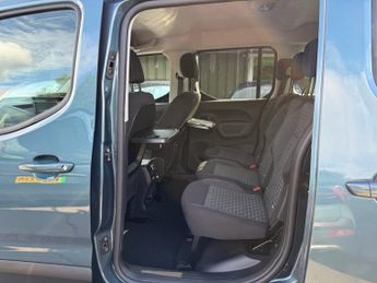 PEUGEOT e-Rifter 52kWh GT Standard MPV 5dr Electric Auto (7.4kW Charger) (136 ps)