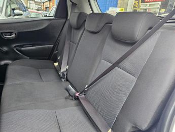 TOYOTA YARIS AUTOMATIC 1.5 VVT-h T4 Hatchback 5dr Petrol Hybrid CVT Euro 5 (1