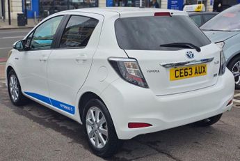 TOYOTA YARIS AUTOMATIC 1.5 VVT-h T4 Hatchback 5dr Petrol Hybrid CVT Euro 5 (1