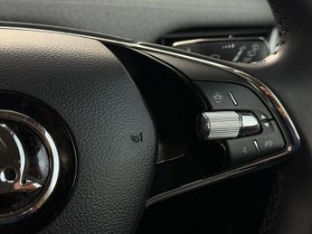 SKODA ENYAQ 62kWh 60 SUV 5dr Electric Auto (DC120kW) (179 ps)