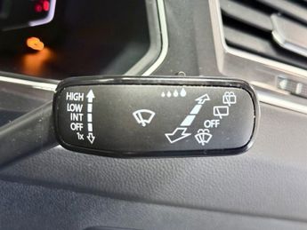 VOLKSWAGEN TIGUAN 1.5 TSI R-Line SUV 5dr Petrol DSG Euro 6 (s/s) (150 ps)