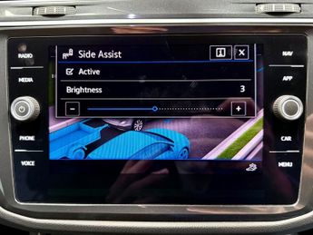 VOLKSWAGEN TIGUAN 1.5 TSI R-Line SUV 5dr Petrol DSG Euro 6 (s/s) (150 ps)