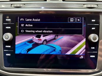 VOLKSWAGEN TIGUAN 1.5 TSI R-Line SUV 5dr Petrol DSG Euro 6 (s/s) (150 ps)