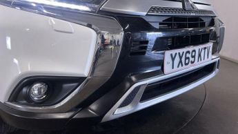 MITSUBISHI OUTLANDER 2.0 MIVEC Exceed SUV 5dr Petrol CVT 4WD Euro 6 (s/s) (150 ps)