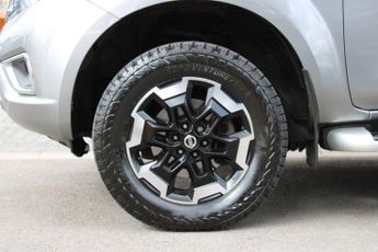 NISSAN NAVARA 2.3 dCi Tekna Pickup Double Cab 4dr Diesel Auto 4WD Euro 6 (190 