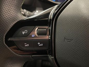 PEUGEOT E-2008 50kWh GT SUV 5dr Electric Auto (136 ps)