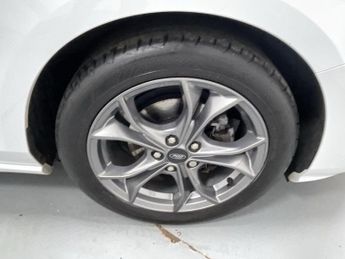 FORD FOCUS 1.0T EcoBoost MHEV ST-Line Edition Hatchback 5dr Petrol Manual E