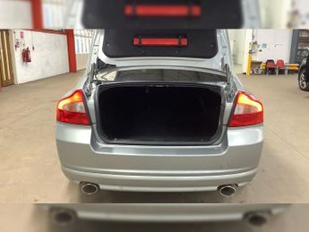 VOLVO S80 4.4 V8 SE Lux Saloon 4dr Petrol Geartronic AWD (284 g/km, 310 bh