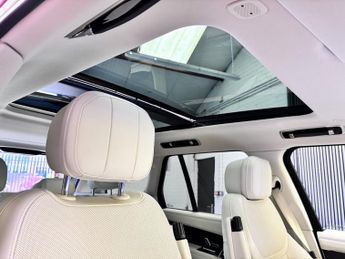 LAND ROVER RANGE ROVER 3.0 D350 MHEV SE SUV 5dr Diesel Auto 4WD Euro 6 (s/s) (350 ps)
