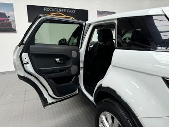 LAND ROVER RANGE ROVER EVOQUE 2.2 SD4 Pure Tech SUV 5dr Diesel Auto 4WD Euro 5 (s/s) (190 ps)