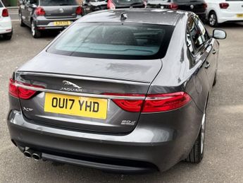 JAGUAR XF 2.0d R-Sport Saloon 4dr Diesel Auto AWD Euro 6 (s/s) (180 ps)