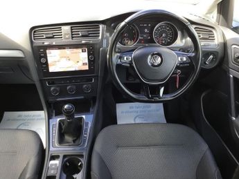 VOLKSWAGEN GOLF 1.0 TSI SE Nav Estate 5dr Petrol Manual Euro 6 (s/s) (115 ps)