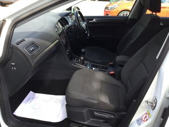 VOLKSWAGEN GOLF 1.0 TSI SE Nav Estate 5dr Petrol Manual Euro 6 (s/s) (115 ps)