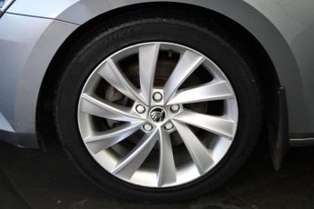 SKODA SUPERB 2.0 TDI SE L Executive Hatchback 5dr Diesel DSG 4WD Euro 6 (s/s)