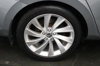 SKODA SUPERB 2.0 TDI SE L Executive Hatchback 5dr Diesel DSG 4WD Euro 6 (s/s)