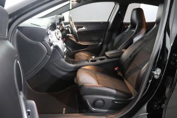 MERCEDES-BENZ GLA 2.1 GLA220d AMG Line (Premium) SUV 5dr Diesel 7G-DCT 4MATIC Euro