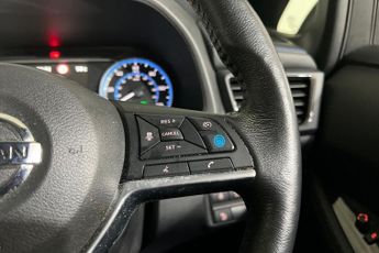 NISSAN LEAF 40kWh Tekna Hatchback 5dr Electric Auto (150 ps) 1 Owner / Low M