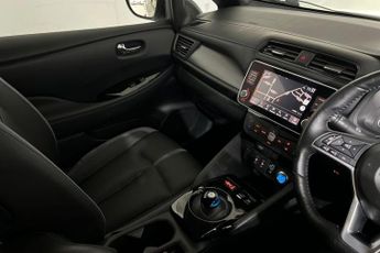NISSAN LEAF 40kWh Tekna Hatchback 5dr Electric Auto (150 ps) 1 Owner / Low M