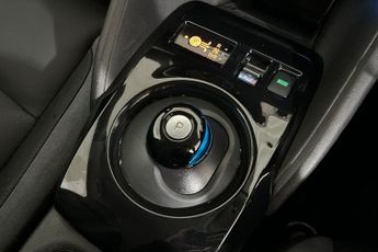 NISSAN LEAF 40kWh Tekna Hatchback 5dr Electric Auto (150 ps) 1 Owner / Low M